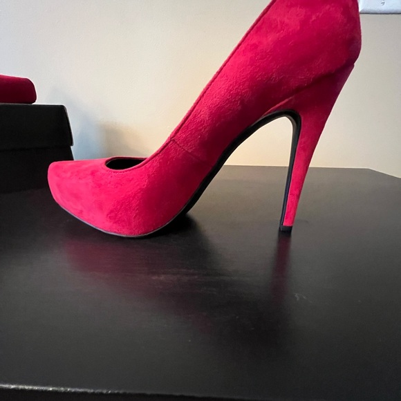 BCBGeneration Parade, Red Suede, Stiletto Heel, 8.5M, NWT - Picture 3 of 11